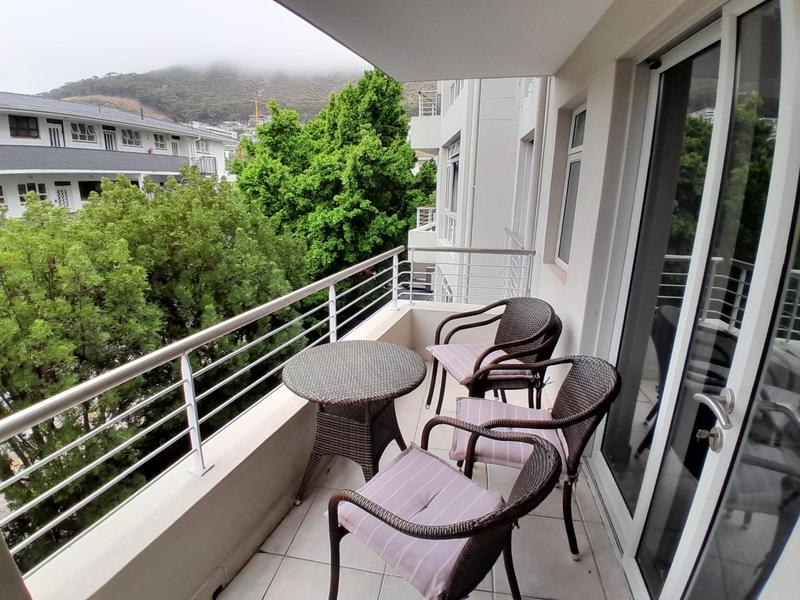 To Let 2 Bedroom Property for Rent in Sea Point Western Cape
